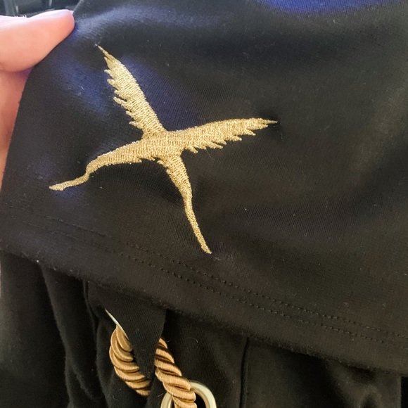 Black T-Shirt Dress with Gold Accent Side Slits L - Picture 5 of 6